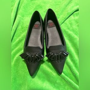 Dagger Bat Flat in black